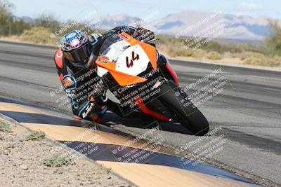 media/Nov-16-2025-Race Pace (Sun) [[8c5fa54630]]/Verified Riders/4-Turn 3 Inside (1050am)/